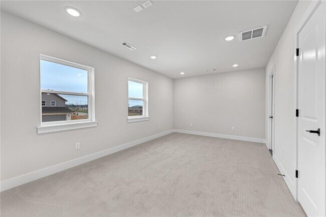 Building Photo - 1841 Utopia St