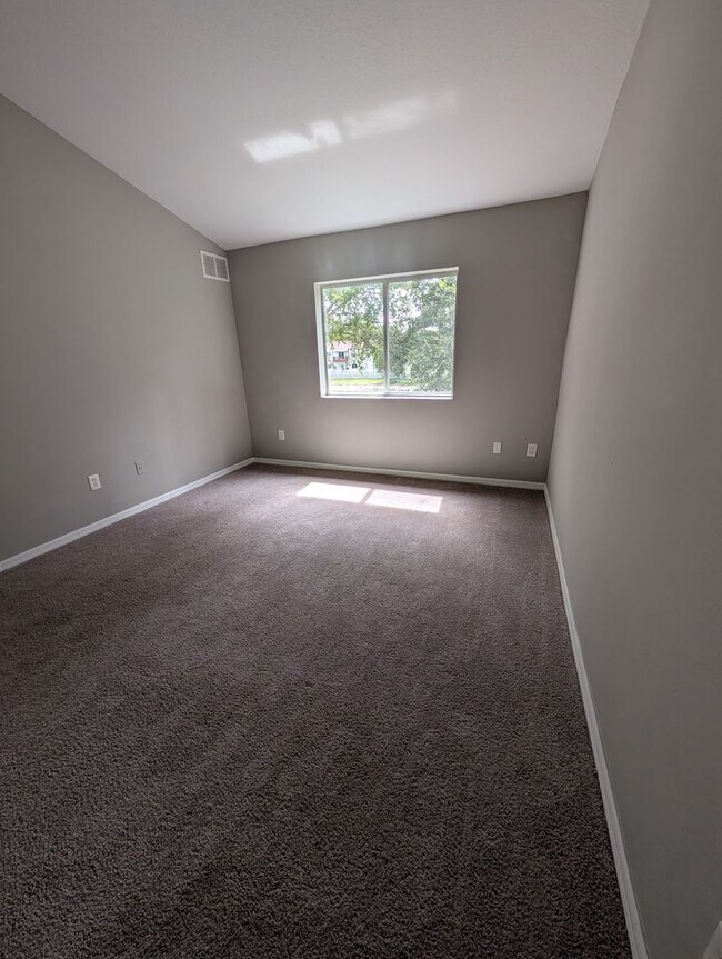 Building Photo - 9019 Cochise Ln