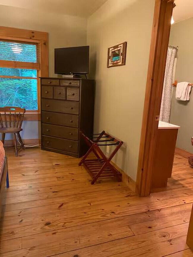 Building Photo - 62 Bailey Ave