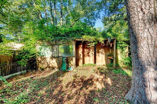 Building Photo - 1720 University Blvd