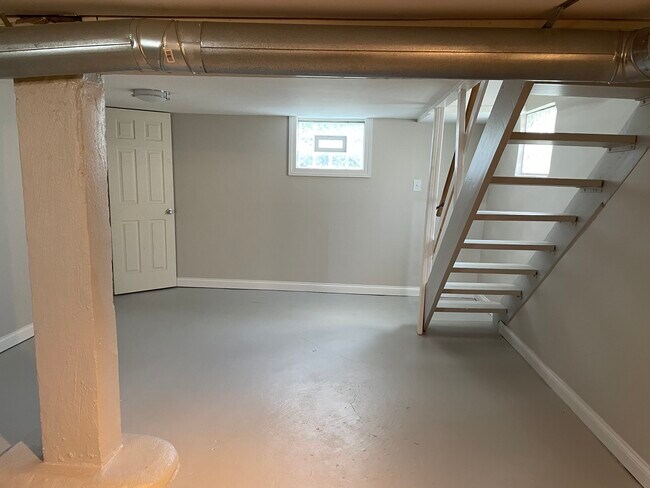 Large basement - 6632 Britton Ave