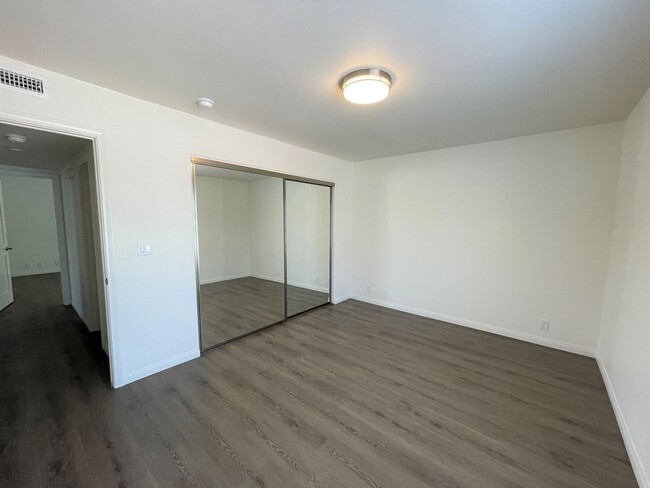 Building Photo - Oxnard Shores- Completely Remodeled & Step...