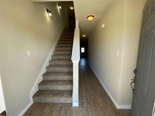 Building Photo - 8711 Ellis Dr