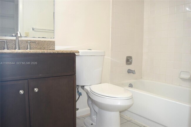 Building Photo - 10013 Winding Lake Rd