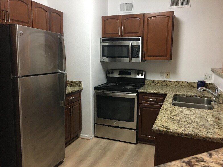 Building Photo - 2134 E Broadway Rd