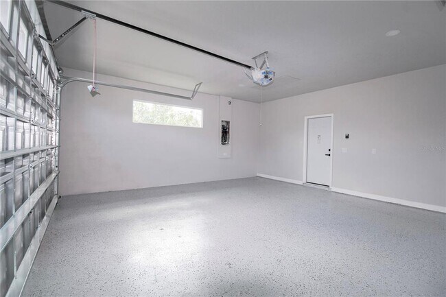 Building Photo - 769 Memorial Dr