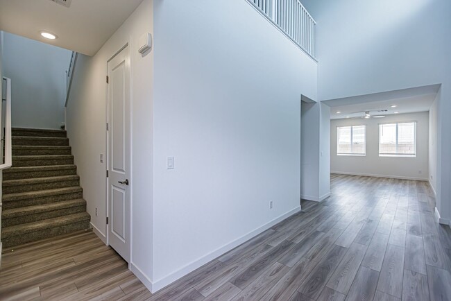 Building Photo - Brand New Home