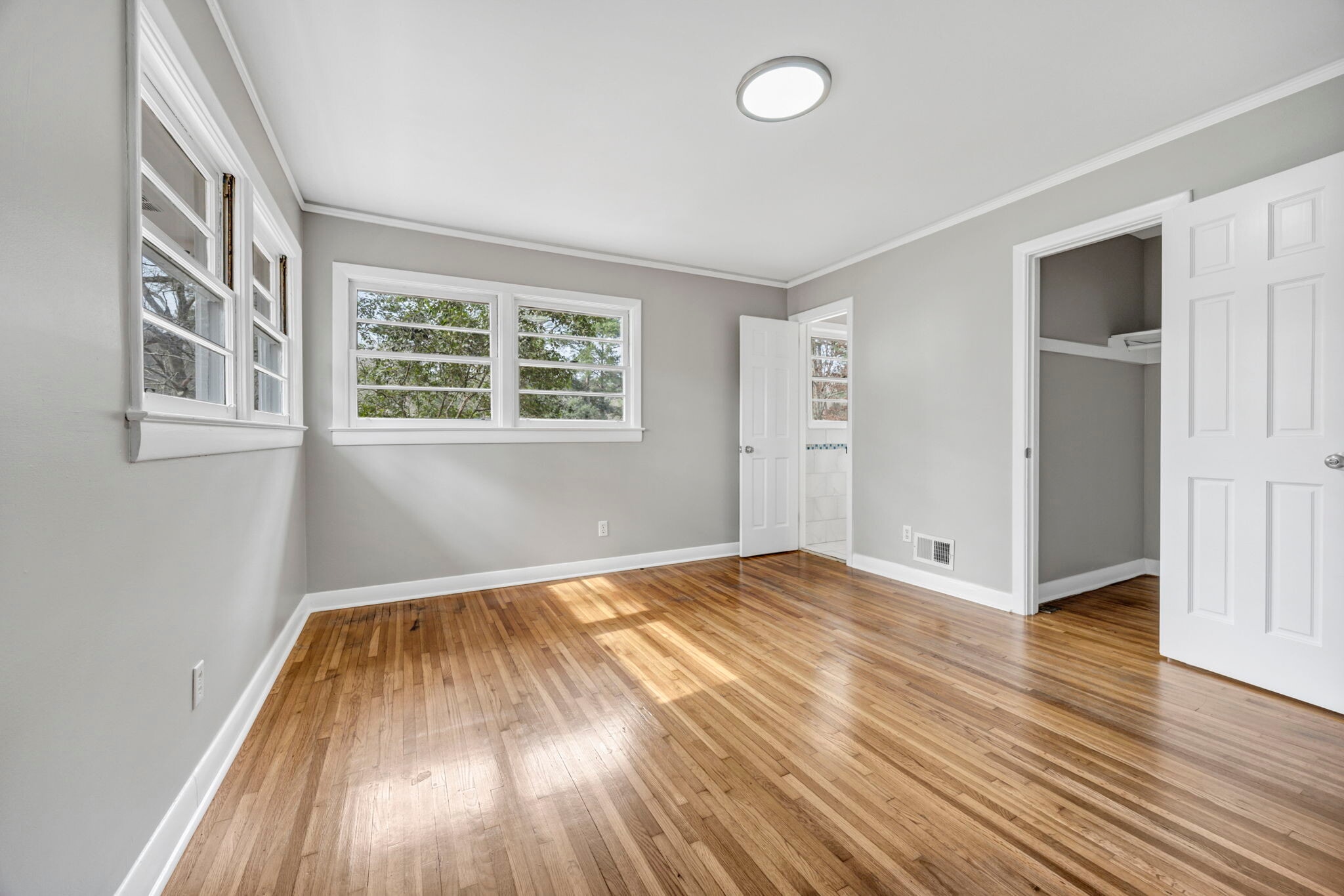 Building Photo - 842 Delverton Rd