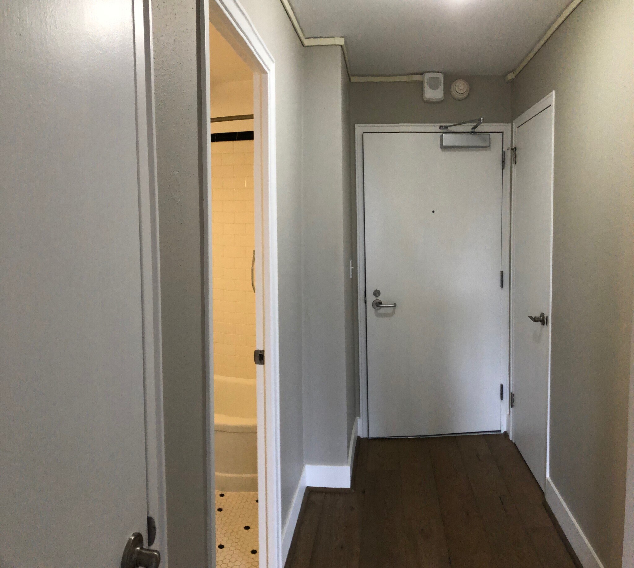Entryway - 1105 Spring St