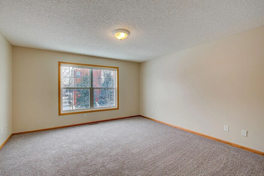 Building Photo - 321 Heritage Trl