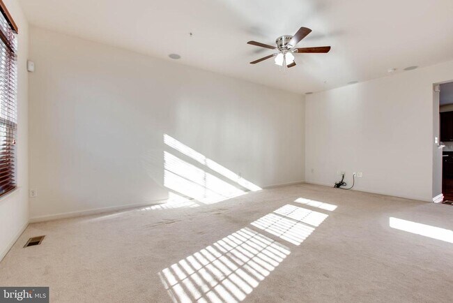 Building Photo - 6721 Caleb Dorsey Square