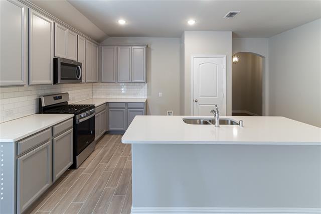Building Photo - 3004 Teak Dr