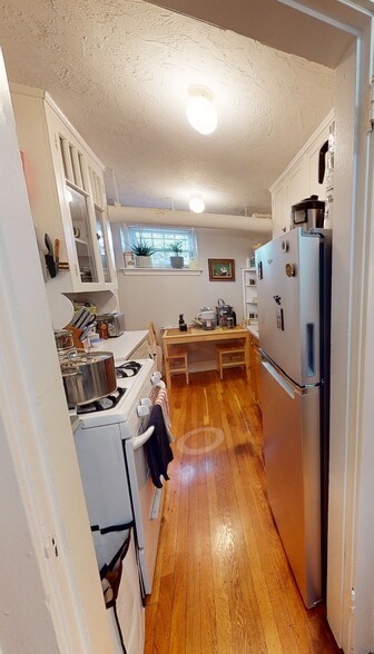 Building Photo - 116 College Ave