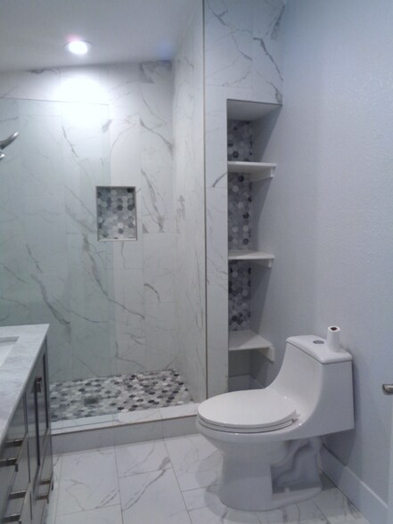 Building Photo - 54140 Avenida Mendoza