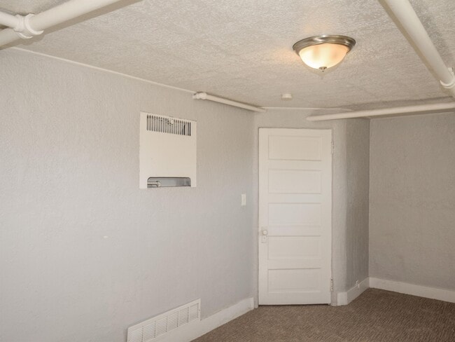 Building Photo - 56 N 400 W