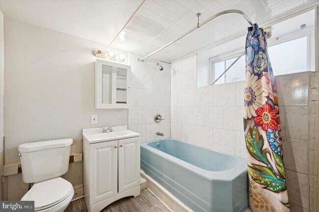 Building Photo - 6619 Guyer Ave