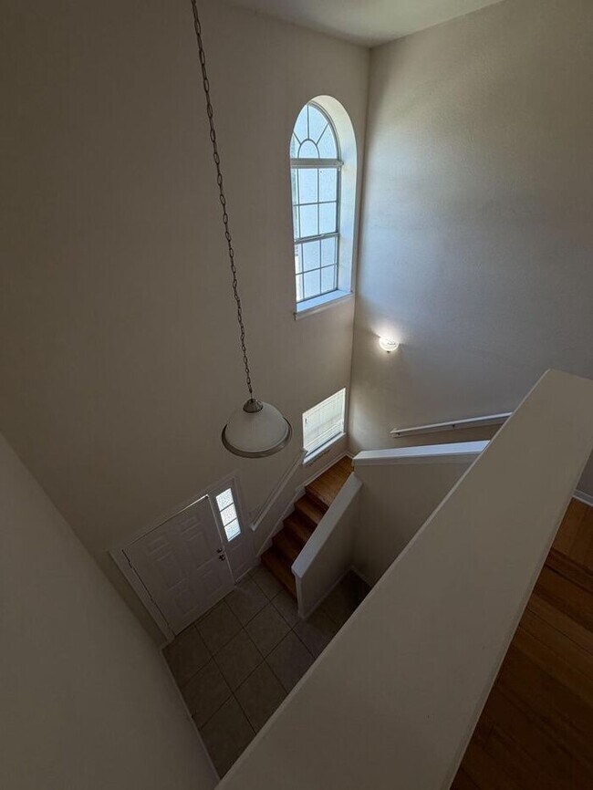 Building Photo - Beautifully Updated 3-Bedroom Townhouse in Kissimmee – Gated Community with Pool
