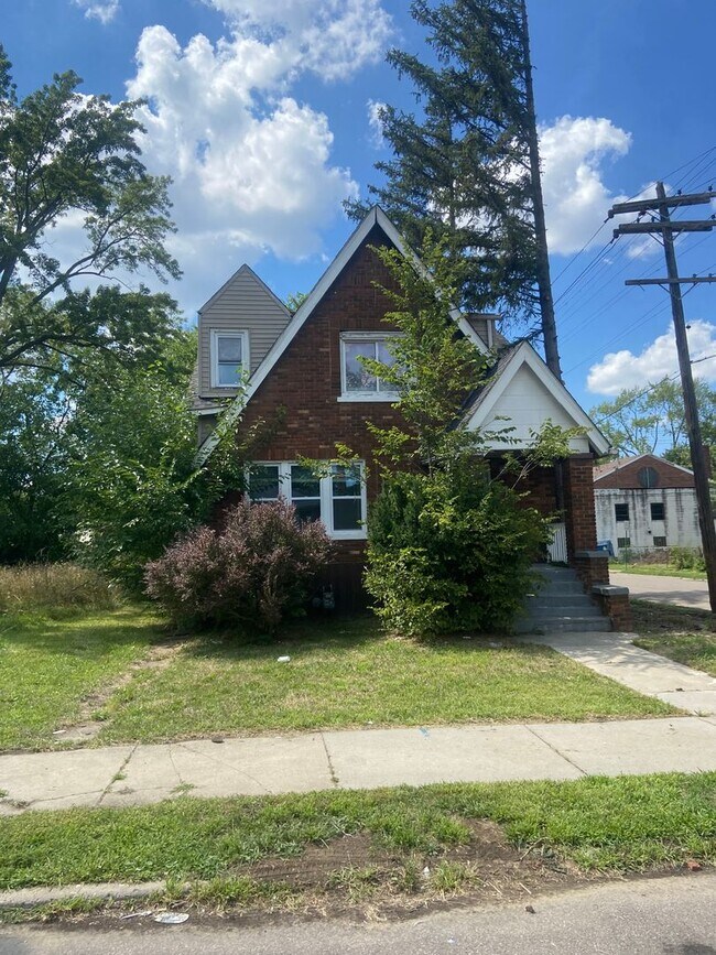 Building Photo - 18475 Wexford St