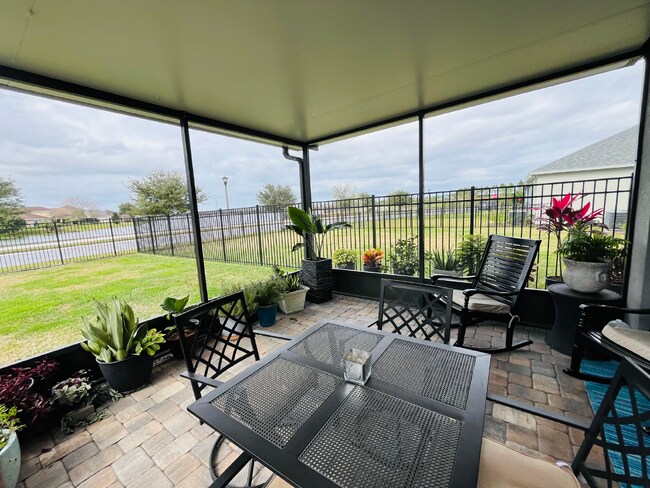 Building Photo - Available for July move-in!