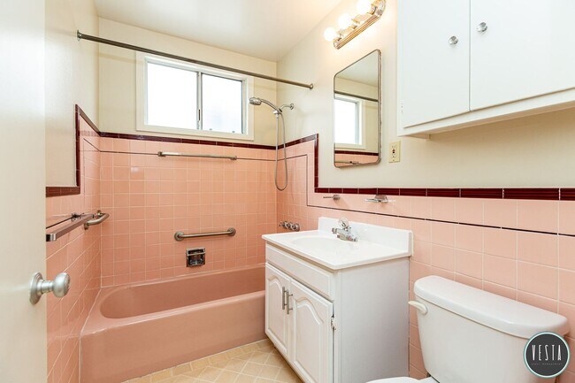 Building Photo - Exceptional Mid-Century 3BR Home in One of San Francisco's Hidden Gems