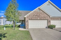 Building Photo - 2304 Blanche Ln