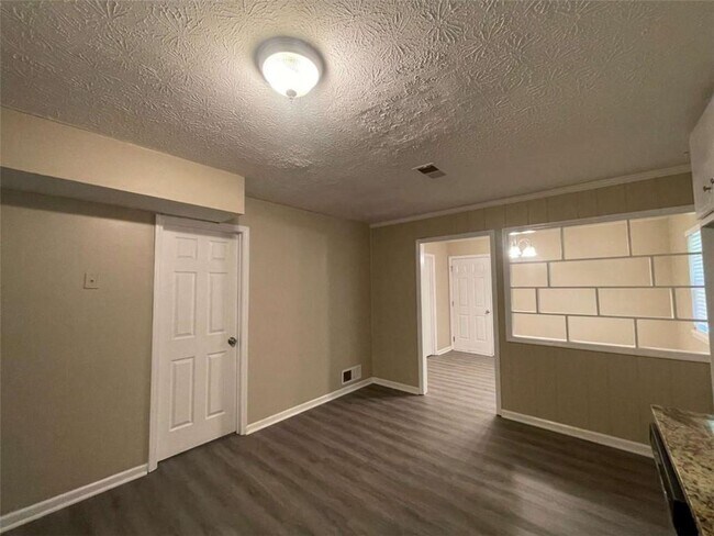 Building Photo - 55 Hunt Ridge Dr
