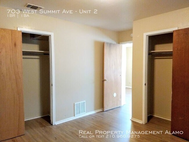 Building Photo - 703 W Summit Ave