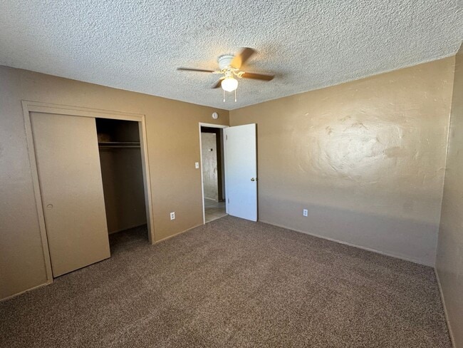 Building Photo - 210 E Harding Ave