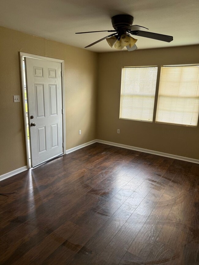 Building Photo - 5730 Cameron Blvd