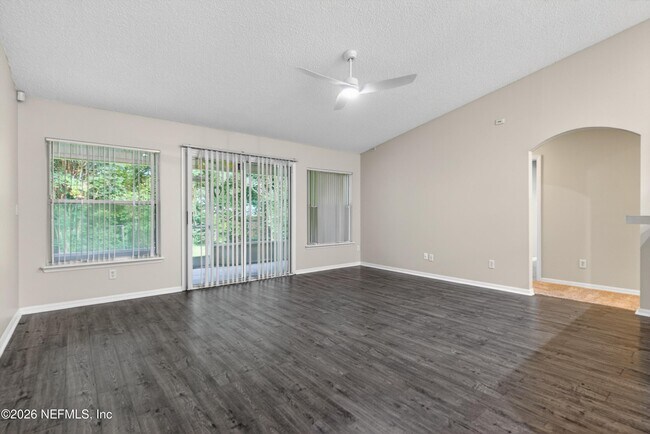 Building Photo - 1648 Glen Laurel Dr