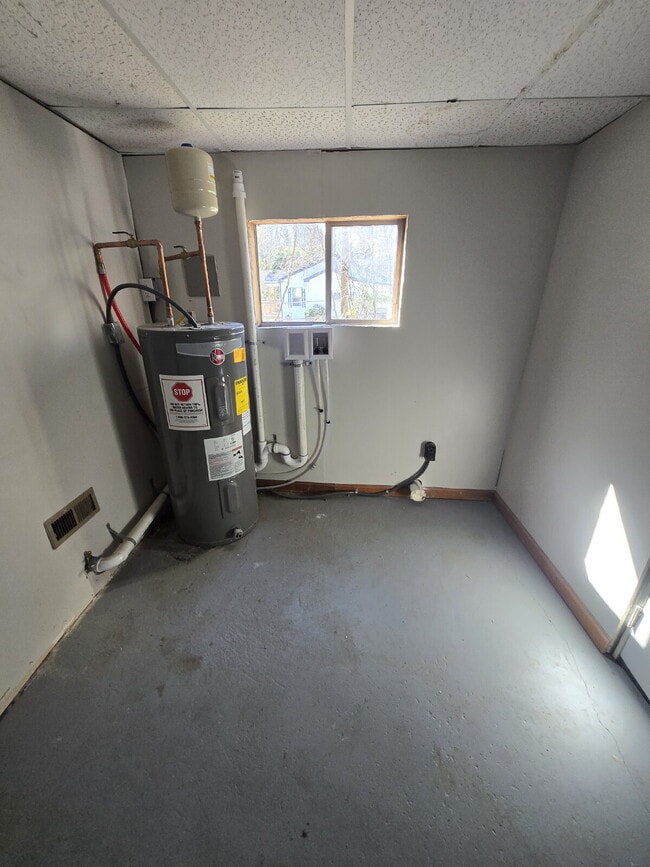 Building Photo - Nice House in Rossville