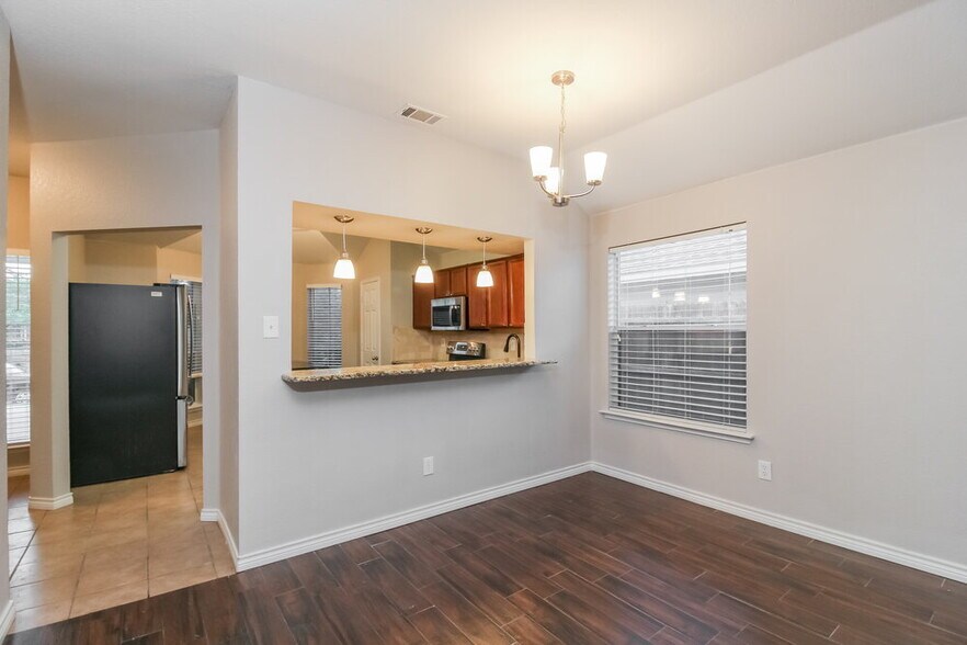 Building Photo - 745 Poncho Ln