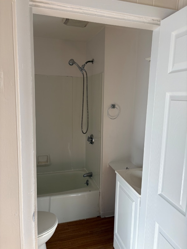 Building Photo - 15 Riggs St