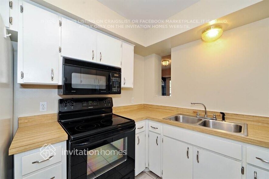 Building Photo - 12402 68th St