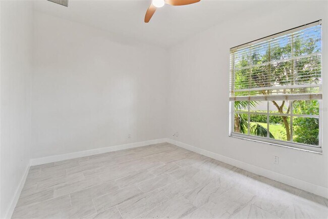 Building Photo - 13792 Long Lake Ln