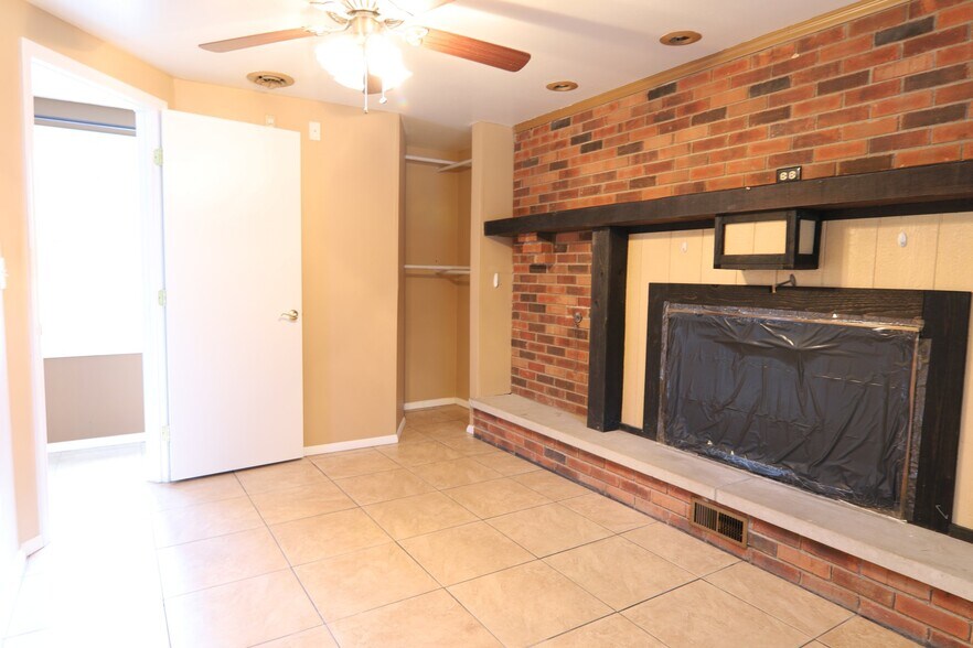 Building Photo - 4410 Pennystone Av