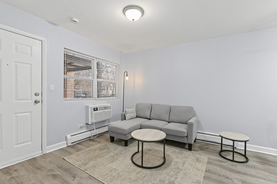 Building Photo - 4612 N Beacon St