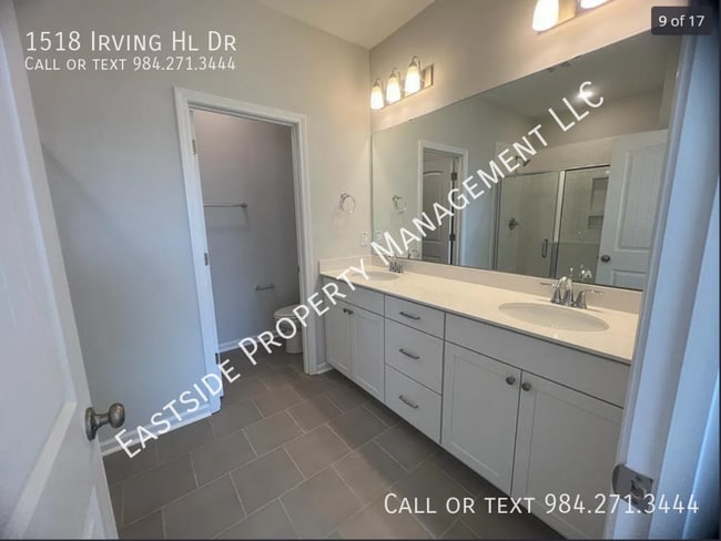 Building Photo - 1518 Irving Hl Dr