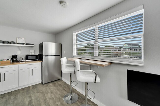 Building Photo - 8818 Rocky Creek Dr