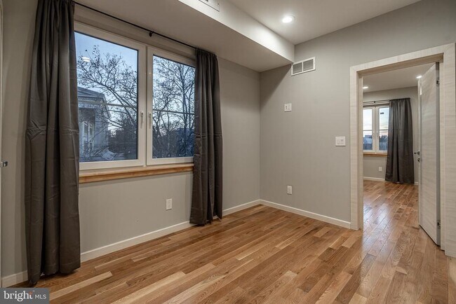 Building Photo - 2045 N College Ave