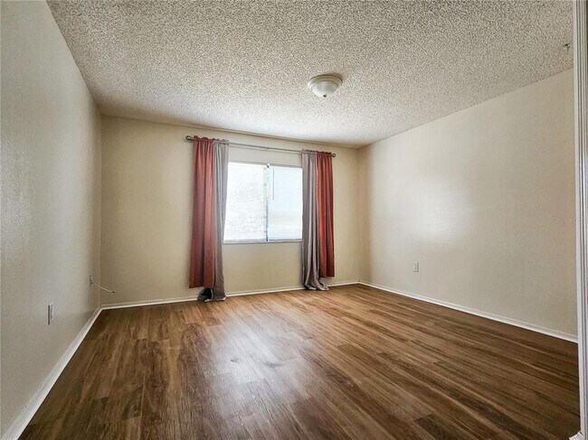 Building Photo - 1424 Bramblewood Dr