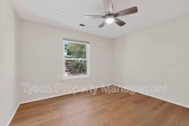 Building Photo - 8301 Cherry Hills Dr NE