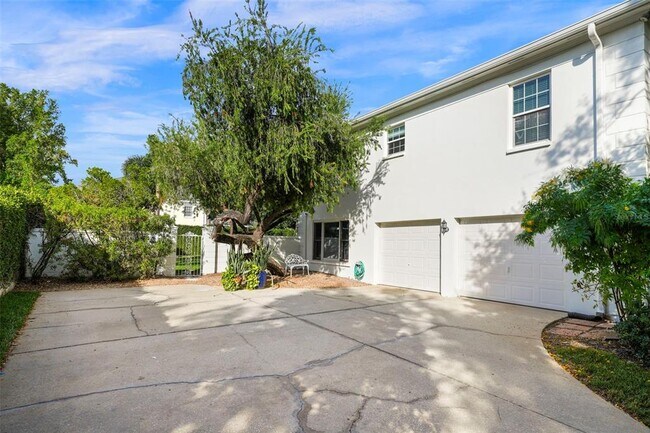 Building Photo - 4913 Andros Dr