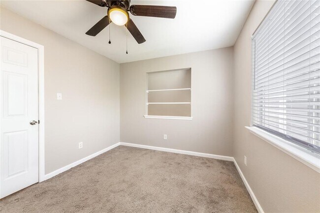 Building Photo - 16714 Pocono Dr