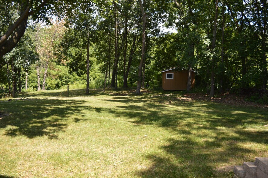 Building Photo - 1870 Sand Ridge Ct