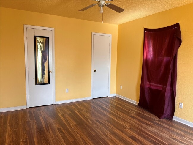 Building Photo - 1305 Vista Rd