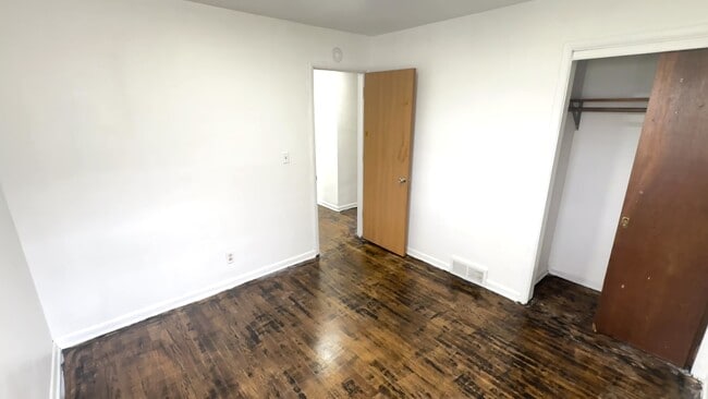 Building Photo - 3535 Robey Ave