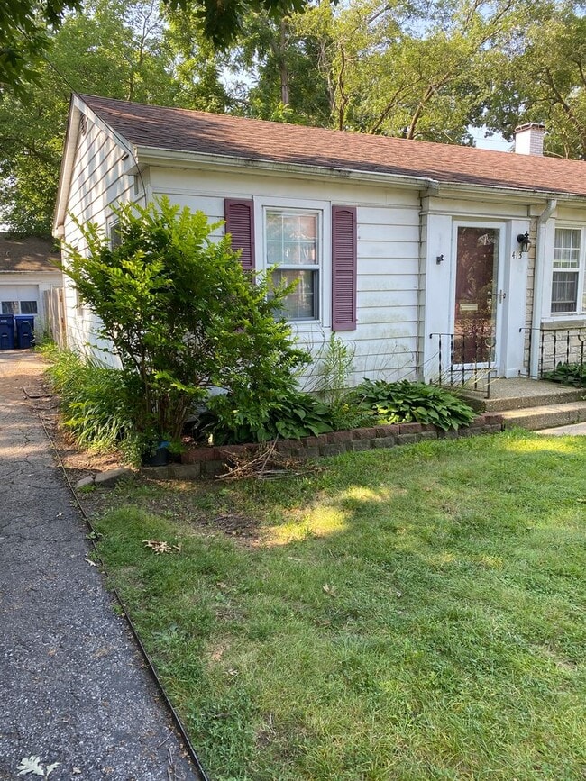 Primary Photo - 413/415 Greenwood -Ewigman