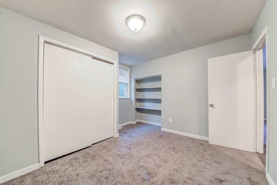 Building Photo - 438 Kathleen St