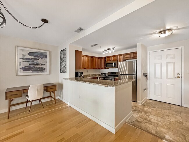 Kitchen - 1050 N Taylor St